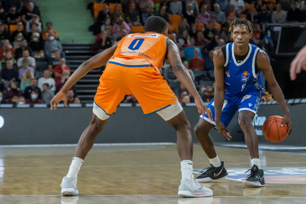 甲赛场上战 甲赛场上战